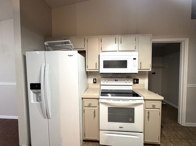 Building Photo - 2728 Corrigan Dr