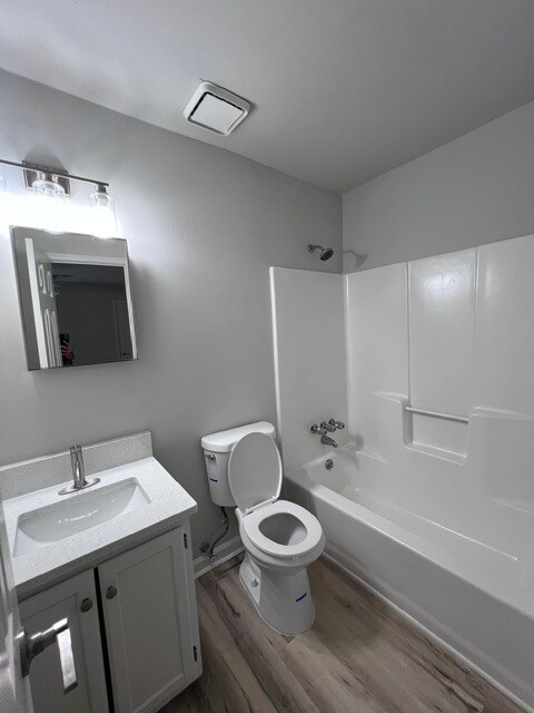 Building Photo - 5519 Park Pl S