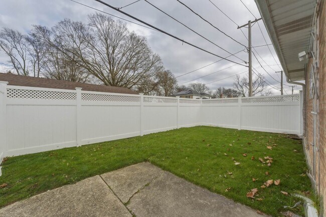 Building Photo - 8901 Moody Ave