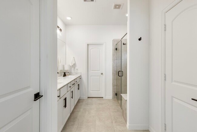 Building Photo - 845 Spruce Pine Dr