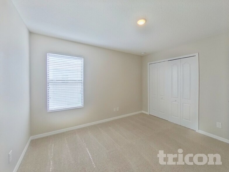 Building Photo - 2076 Bent Grass Ave