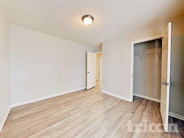 Building Photo - 10333 Hugue Way