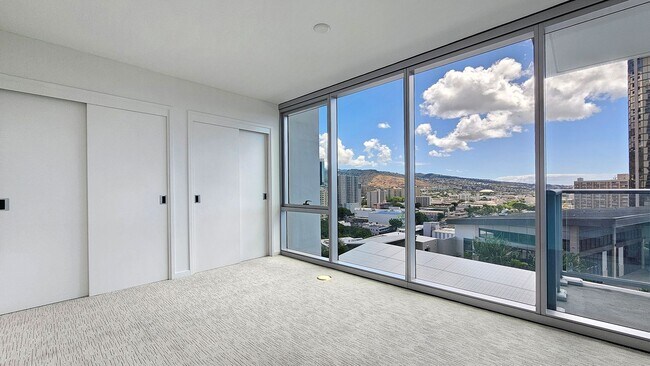 Building Photo - Brand New Condo on Keeaumoku - 1 BR/1 BA/1...