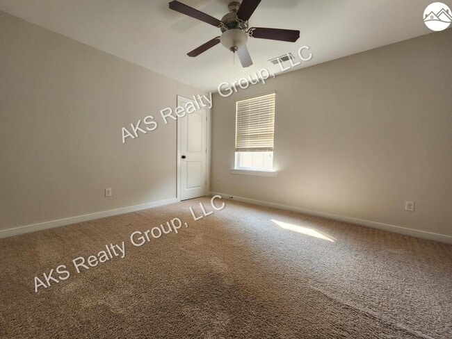 Building Photo - 2307 Park Side Ln