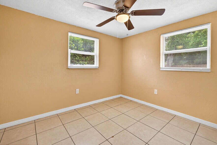 Building Photo - 2146 Ranchita Trail