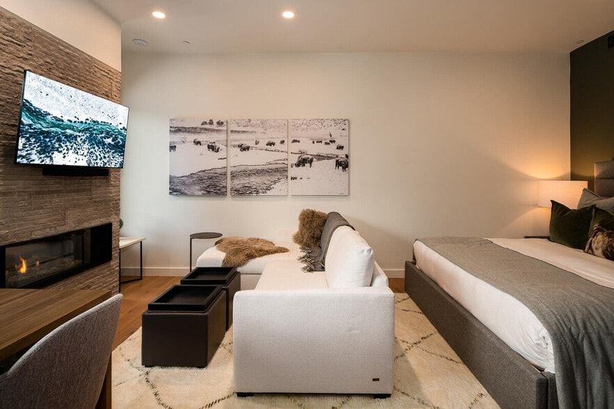 Building Photo - 4 Boathouse Way