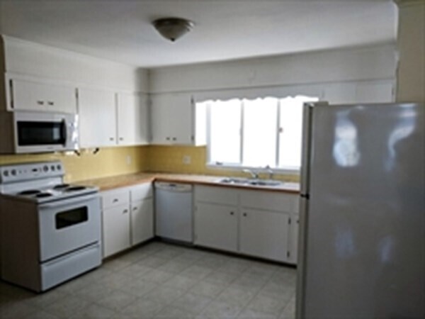 Building Photo - 17 Dunlap St