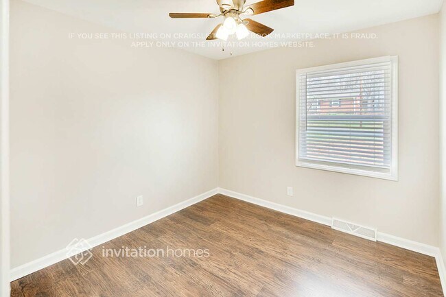 Building Photo - 4240 Winedale Ln