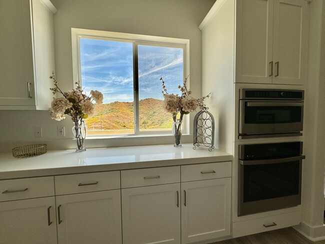 Building Photo - 27128 Skyland Wy