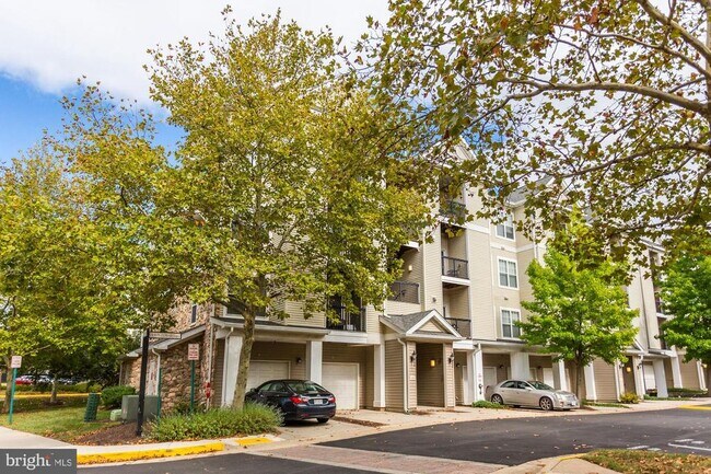 Building Photo - 5105 Travis Edward Way