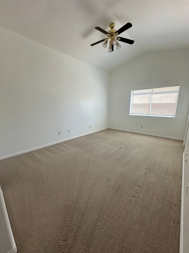Building Photo - 3 bedroom, 2 bath in Copper Hills