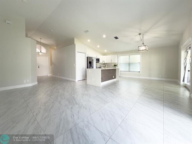 Building Photo - 12204 Sunset Point Cir