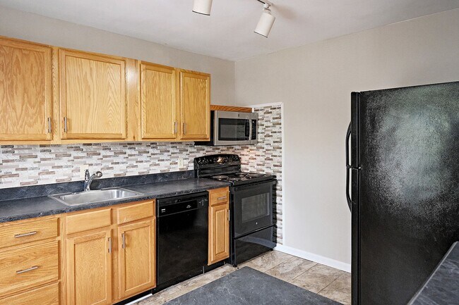 Building Photo - Dog-Friendly Villas at Southern Ridge Apartment With Community Amenities
