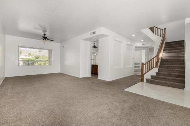 Building Photo - 918 W Windsong Dr