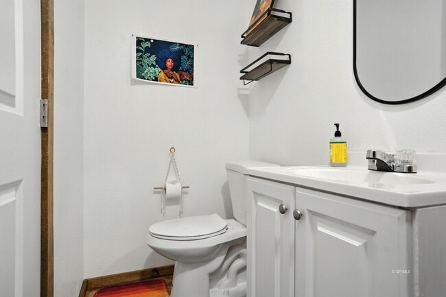 Building Photo - 2 Bd./1 Ba Main House w/ Studio + 3/4 Ba ADU Mountain Rental