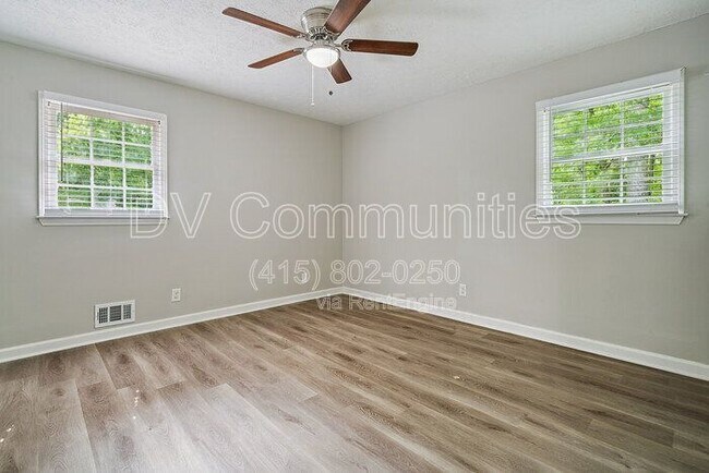 Building Photo - 4780 Bell Cir SE