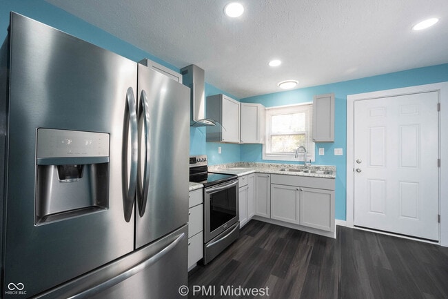 Building Photo - 2945 N Denny St