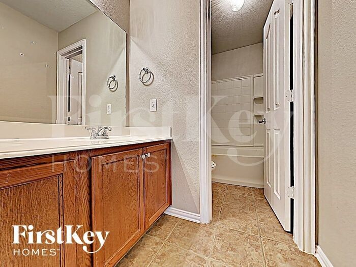 Building Photo - 816 Cutting Horse Dr