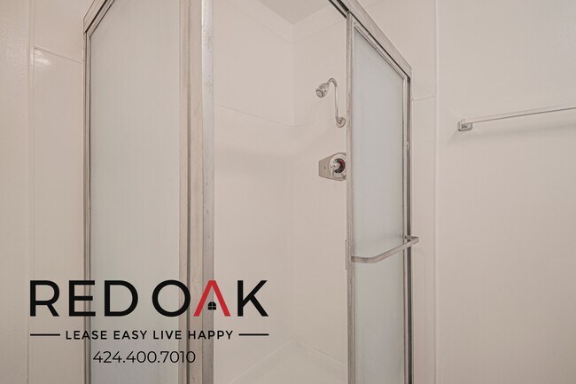 Building Photo - 15101 Magnolia Blvd