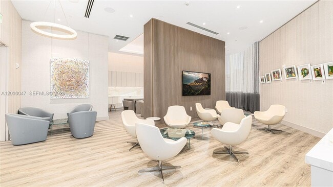 Building Photo - 333 Las Olas Way
