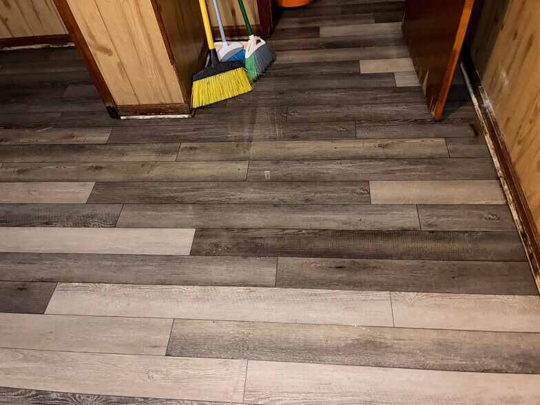 Building Photo - Room in House on Dupree St