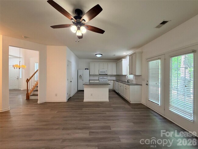 Building Photo - 10968 Princeton Village Dr