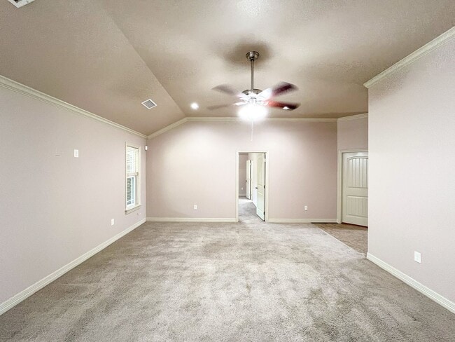 Building Photo - Available NOW This charming 1 story, 3 bedroom, 2 bath house could be your next home! Beautiful c...