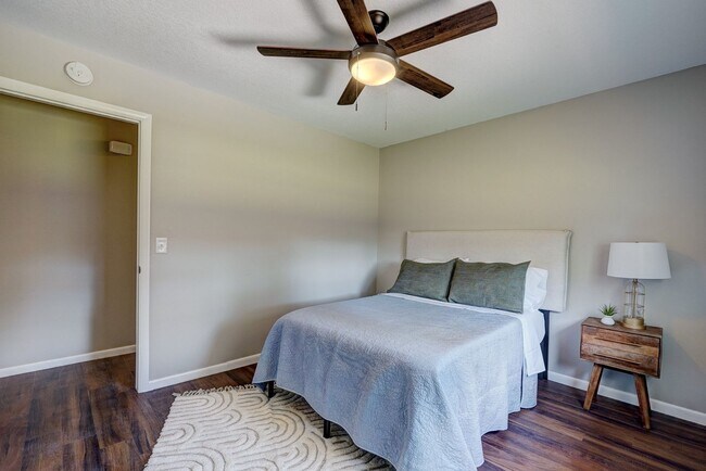 Building Photo - Turnkey Gem: Fully Furnished 5-Bedroom Home with Spacious Layout and Corner Lot!