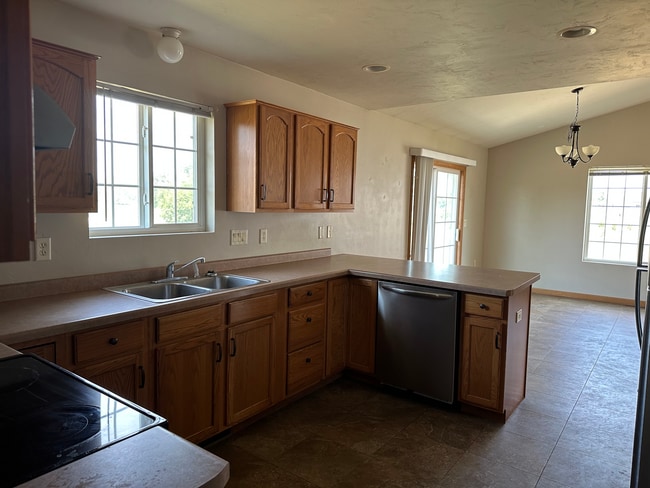 Building Photo - 2010-2012 Autumn Lane, Unit 2012