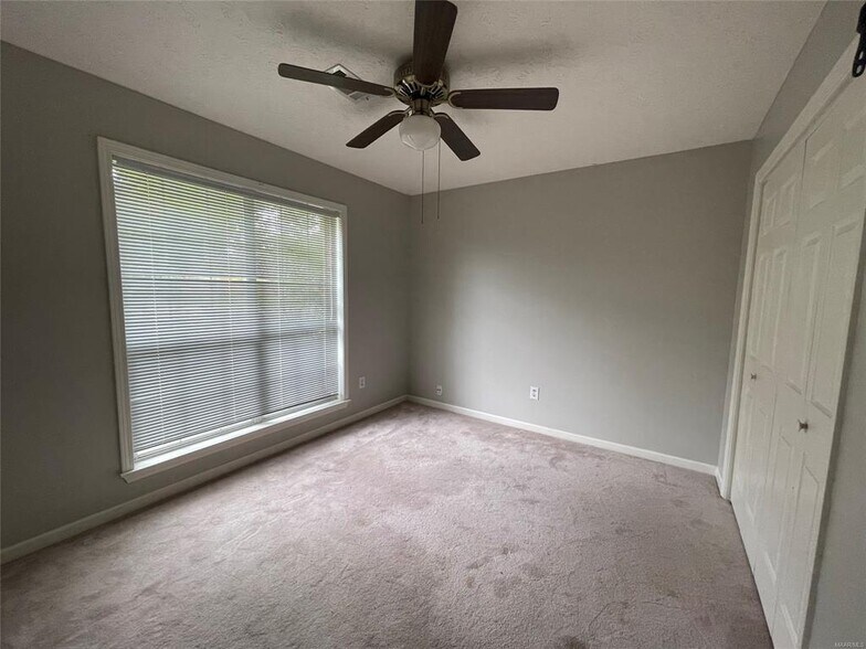 Building Photo - 1005 David Dr