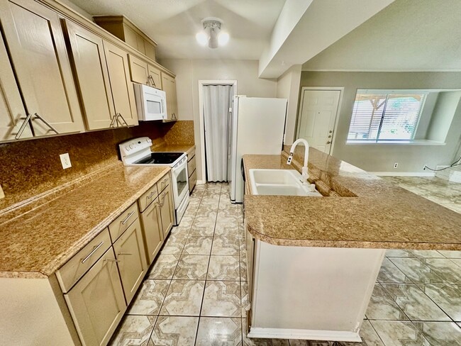 Building Photo - 7238 Woodfern Dr