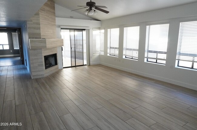 Building Photo - 5756 W Del Rio St