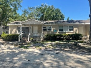 Building Photo - MOVE IN SPECIAL $500 DEPOSIT/FREE MONTHS R...