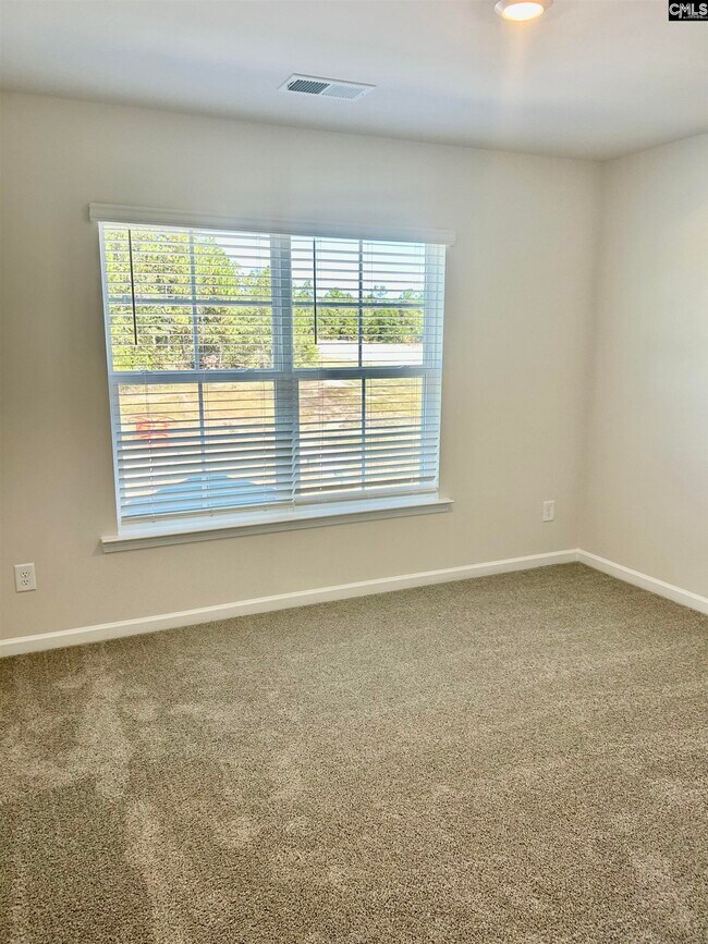 Building Photo - 264 S Lake Ct