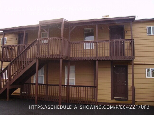 Building Photo - 25 Evans Ave