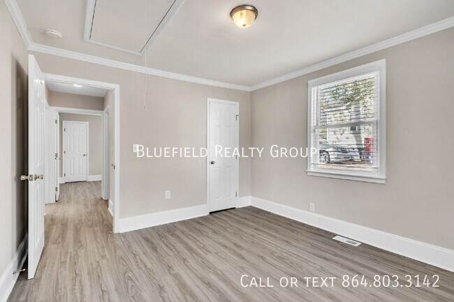 Building Photo - 25 Celand St