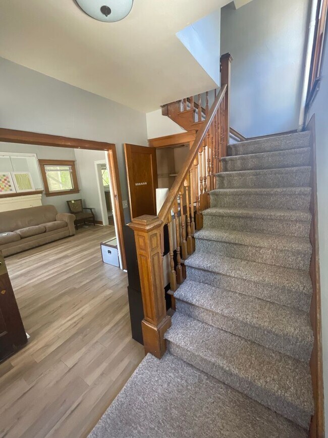 Building Photo - 952 Greenwood Ave