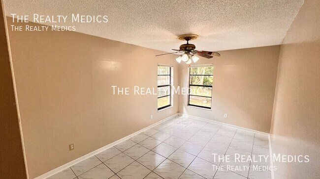 Building Photo - 10207 Comfort Cir