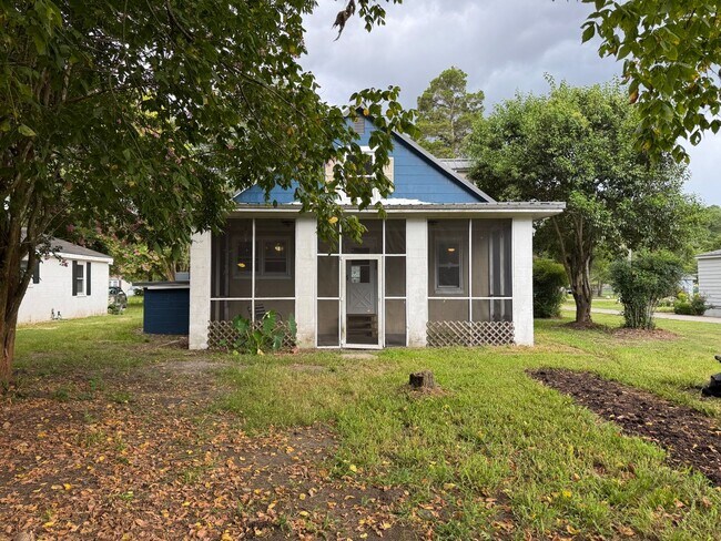Building Photo - One Price Includes Everything!