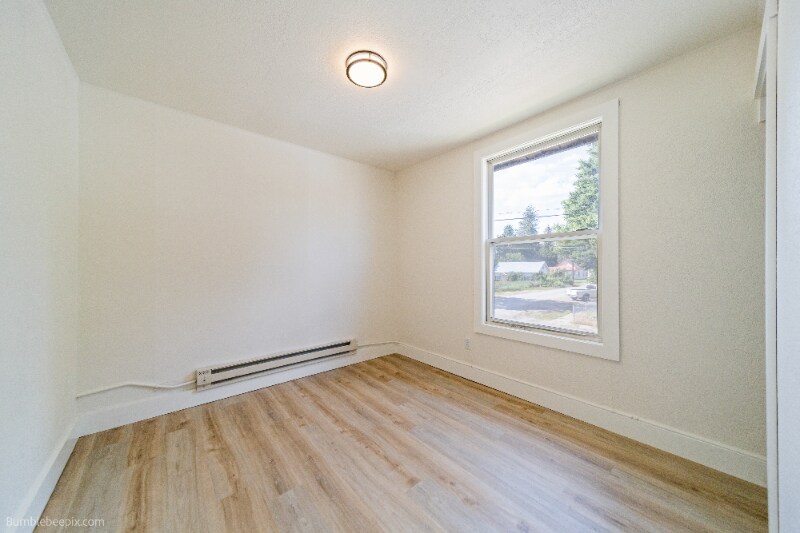 Building Photo - 725 2nd St