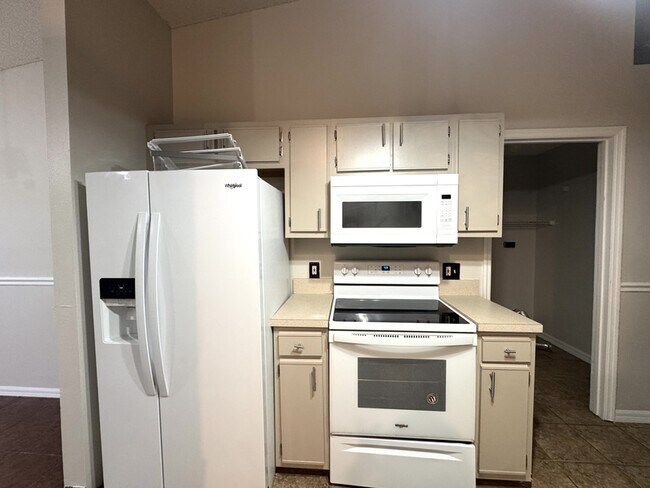 Building Photo - 2728 Corrigan Dr