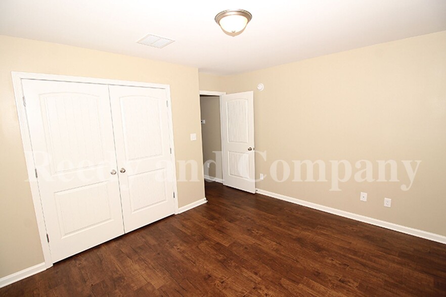 Building Photo - 5527 Mallard Pond Cv