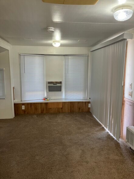 Building Photo - 24 W Rio Colorado Dr