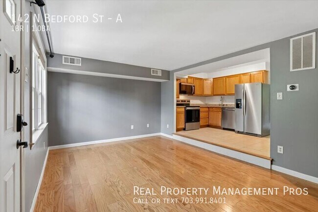 Building Photo - 142 N Bedford St