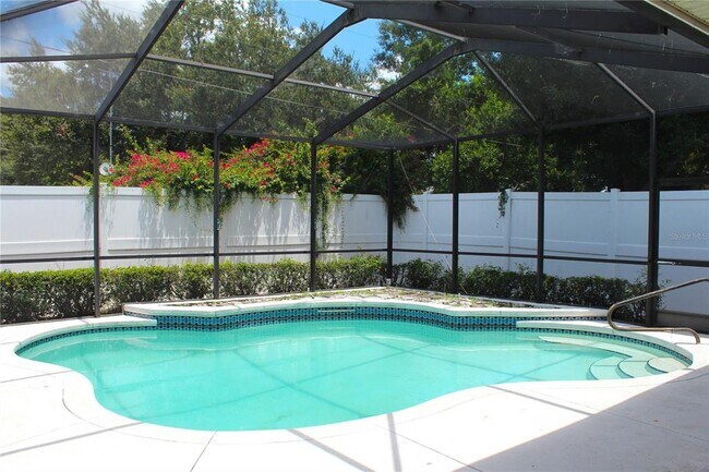 Building Photo - 2228 Lake Holloway Blvd