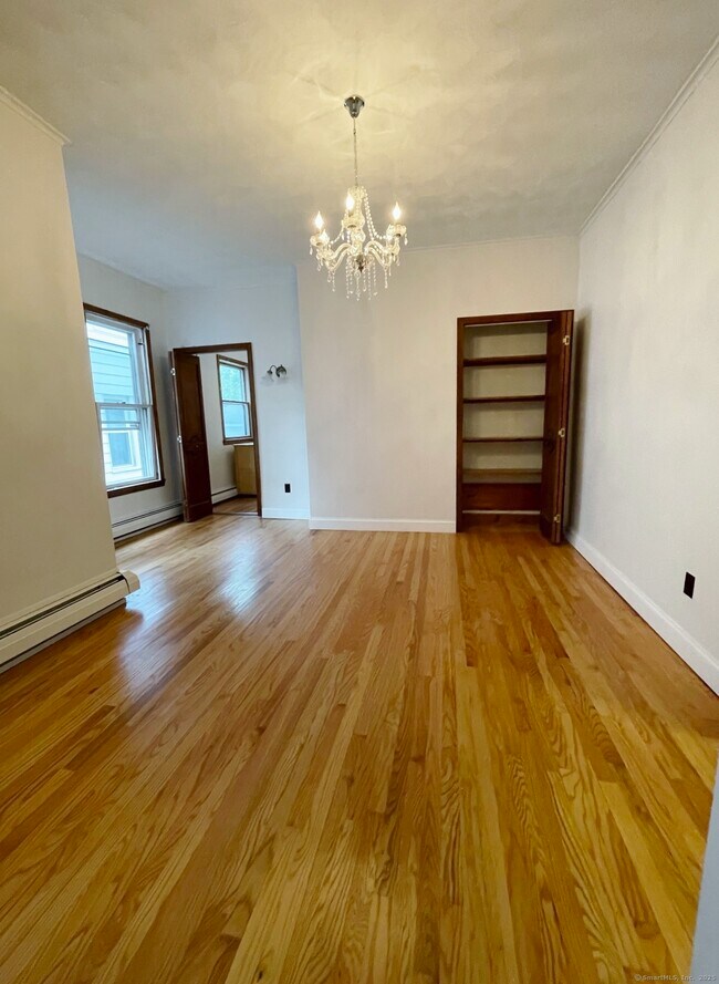 Primary Photo - 105 W Elm St