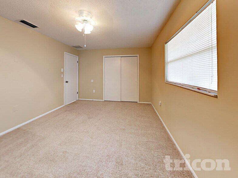 Building Photo - 6320 Moog Rd