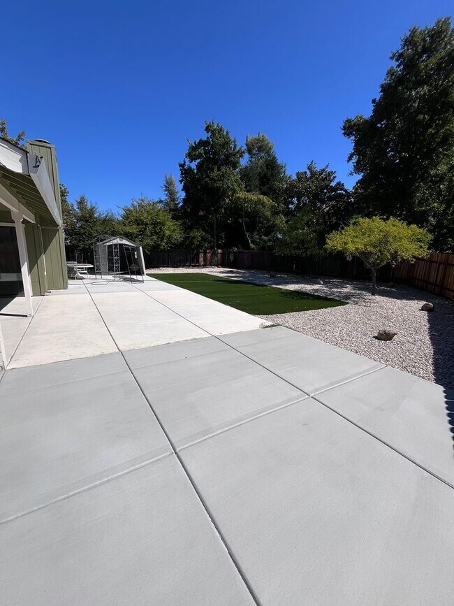 Building Photo - NICE HOME IN FOLSOM!!
