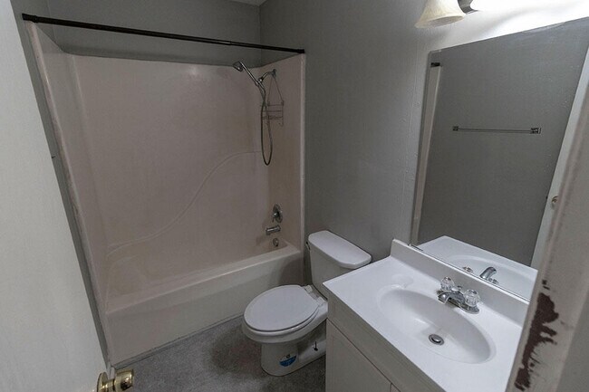 Building Photo - 7217 N Moberly Dr