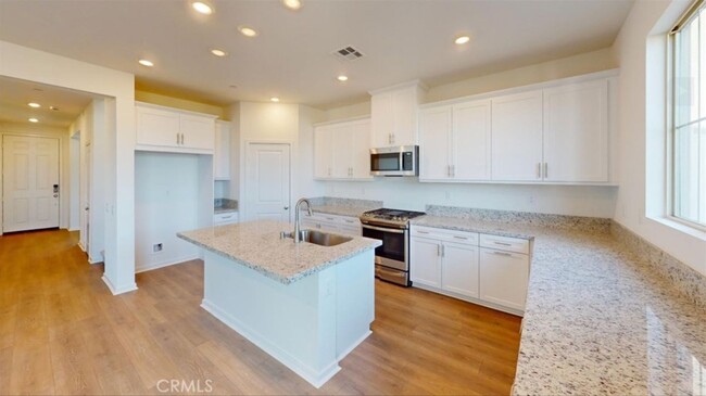 Building Photo - 2206 Yuzu St